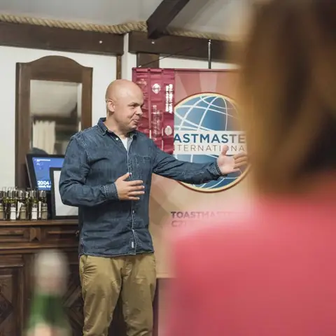 Mówca podczas wystąpienia